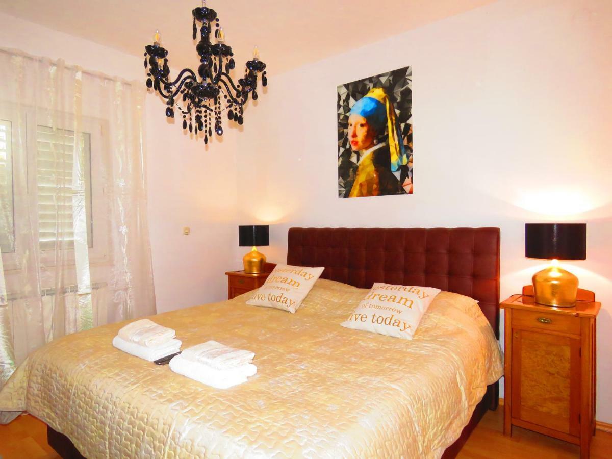 Apartment Smilje Sibenik